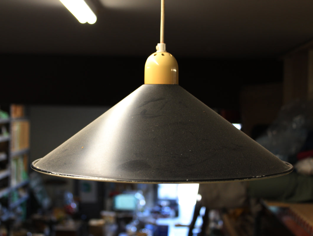 Industrial Black Metal Lamp